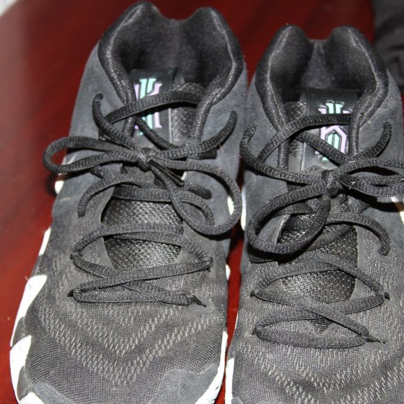 Nike Other - Boys Nike Tennis Shoes Size 5y